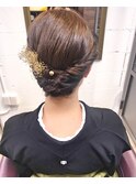 綺麗めなシニヨンヘアスタイル