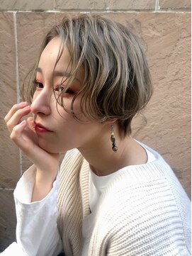 ルームバイシー 新宿(Loom. by Sea) オリーブカラー耳かけショートボブ【杉野ちひろ】