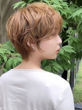 ビュー フクオカ(VIEW FUKUOKA) 美髪にオトナかわいいホワイトグレージュネビージュショートボブ