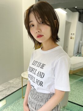 ムード タテマチ(mood tatemachi) くびれレイヤー外ハネミディ