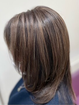 ソシエ 天王寺ミオ店 白髪ぼかしハイライト/大人女性/40代/50代/60代