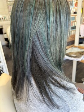 ディンプル 越谷駅前(DiMPlE) モスグリーンカラー　ブルーカラー　デザインカラー