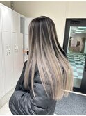 顔周り レイヤーオリーブグレージュハンサムショート 前髪なし