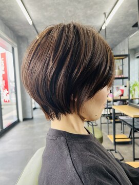 タイ(～tie.) 顔周り長めショート