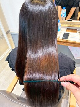 ユーシャンボール(U-CHAMBORD) 艶髪ストレート×ナチュラルロング【寝屋川市駅／星田駅】