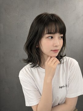 ピース バイ シータ(PEACE by CITA) 【KENJI】外ハネくびれミディアム20代30代