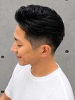 トゥルートラスト オムオム 甲府和戸(True Trust HOMME HOMME) メンズ アップバング×スリックバック×テーパーフェード