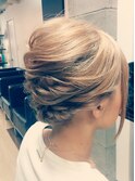 ショートヘアーで作る、ルーズなヘアセット！！