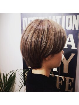 シャルール (Chaleur) シンプルショートボブ