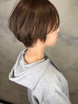 エミュスト(Emuest) 【Emuest心斎橋】大人×丸みショートボブディ×センターパート