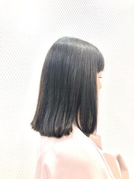 クオリス 上福岡店(QUALIS) 大人かわいい　ミディアム　切りっぱなしボブ　ネイビーアッシュ