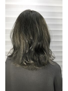 アストル ヘアーデザイン(ASTRE Hair Design) 切りっぱなし外国人風大人ミディアム