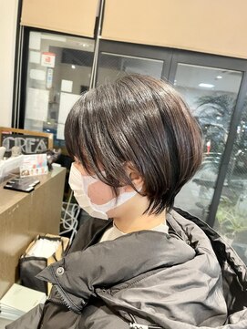 クレア(CREA) 丸みショートボブ