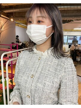 スイ(SUiii) 外ハネパープルグレージュ