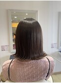 大人可愛いベージュ切りっぱなしボブ