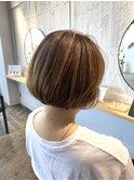 ハイライトボブ　艶ブラウン