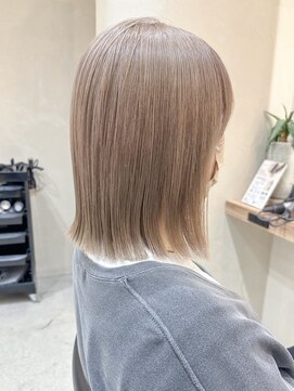 ヒビヲ(HIBIO) ショートボブ切りっぱなしボブタッセルボブ長めボブダブルカラー