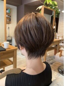 リブラン バイ ルッカ(Liburan by Lucca)の写真/一人ひとりの骨格・髪質・雰囲気に合わせて一番似合うショートスタイルをご提案♪伸びても綺麗にまとまる＊