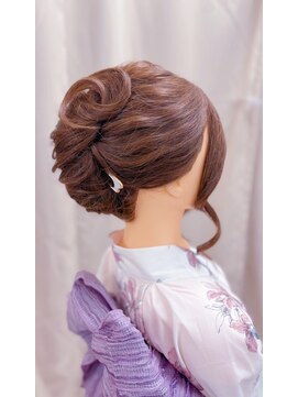 ヘアメイクサロン チャンス(Hair make salon CHANCE) ルーズ夜会巻き