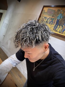 フォーコーナーズ(Four Corners) バチバチショート