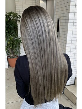 リヴナ(Livna) 艶ロング×ハイトーングレージュ