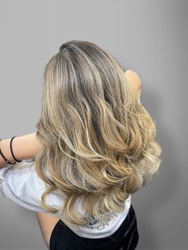 アンディアーモ サカエ(ANDIAMO SAKAE) バレイヤージュ