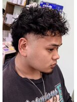 ケーエムシーセントラルルーツ(KMC Central Roots)&nbsp;フェード＆カット+パーマ