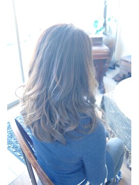 ベル(BELL) グレイカラー(白髪染め)でも透明感と艶☆【BELL桜新町/用賀】