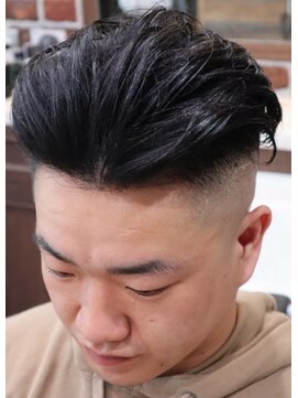 アクセプトザワールドバーバー(Accept the world barber) ラフバック×スキンフェード