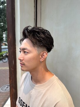 エイミーバイアフロート(amie by afloat) 【伊藤指名限定】フェザーパーマ×スキンフェード