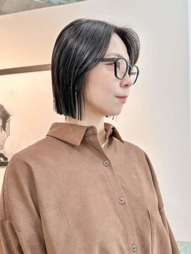 ノエ(noe) 顔まわりレイヤーボブa-20/切りっぱなしボブ/グレージュ/20代30