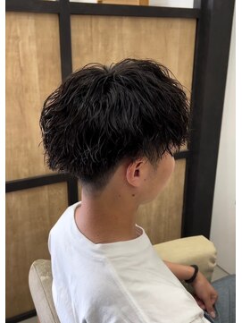 エッジ(EDGE) メンズツイストスパイラルパーマ刈り上げマッシュスタイル