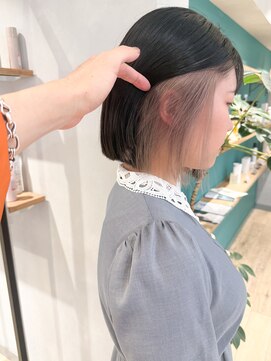 エミス バイ メルト 吉祥寺(emis by melt) 【堀惠】インナーカラーイヤリングカラーベージュ吉祥寺