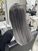 ラック(LUCK)&nbsp;シルバーバレイヤージュ/船橋/くすみベージュ/細めハイライト