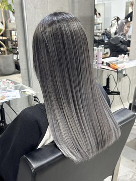 ラック(LUCK) シルバーバレイヤージュ/船橋/くすみベージュ/細めハイライト