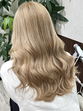 ベルヘアーデザイン 堺東(Belle hair Design) ハイトーンレイヤーカットイルミナカラーグレージュ韓国風堺東