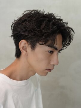 バイフィフス 原宿/表参道(by fifth) 原宿シャドウパーマ大人メンズカットセンターパート30代