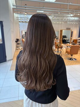 ユニ バイ マグ 長野店(Uni.by Mag) ハイライトレイヤーカットミルクティーグレージュ