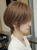 ソワネ 表参道(soigne)&nbsp;表参道丸みショートボブレイヤーカットアッシュグレー50代◯