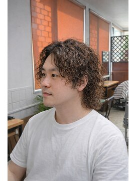 ジェットブラックキューサンロク(JET BLACK 936) 無造作は、設計できる。長髪カスタムパーマ