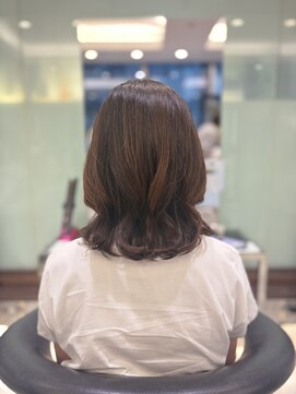 アピッシュ ギンザ(apish ginza) 大きめくびれパーマ韓国風レイヤー外ハネミディ