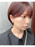 艶レッドブラウンで魅せる大人の丸みショート