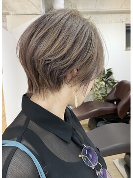 ヘアワン(HAIR One) 大人っぽさの可愛さの両立ショートスタイル