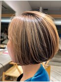 大人ハイライトベージュショート