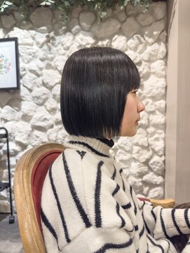 ラウンジ(Lounge) 切りっぱなしボブタッセルボブストレートヘアダークグレージュ