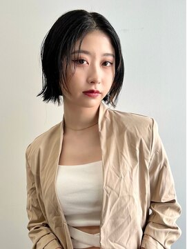 ヴェイン 渋谷(vain) 20代30代　外ハネ　センターパート　抜け感　グレージュ