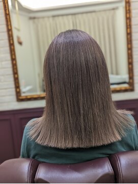 エルラ(ELRA) 軽やかに見えるグレージュカラー