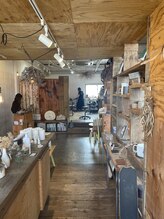 奥行きのある店内