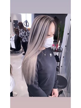 キング 梅田(K!ng) 縮毛矯正髪質改善ハイライトレイヤーカット梅田美容室エクステ