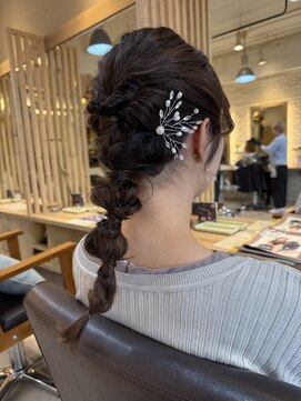 ヴィサージュヴィフ パワード バイ モンス(VISAGEVIF POWERED BY MONS) お呼ばれヘアセット